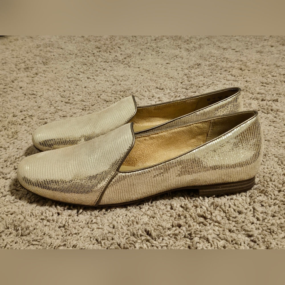 Naturalizer Emiline loafer - size 9M - silver lizard